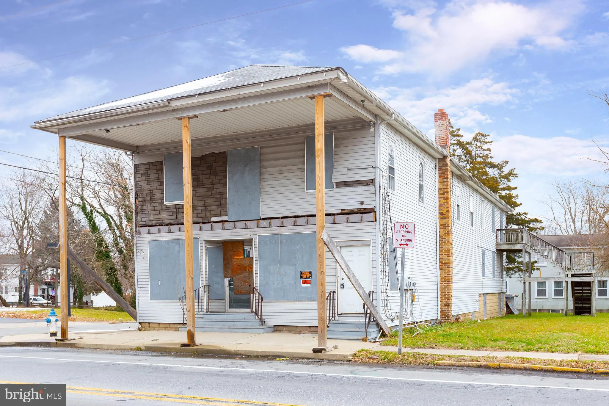 546-546 1/2 N Broadway  