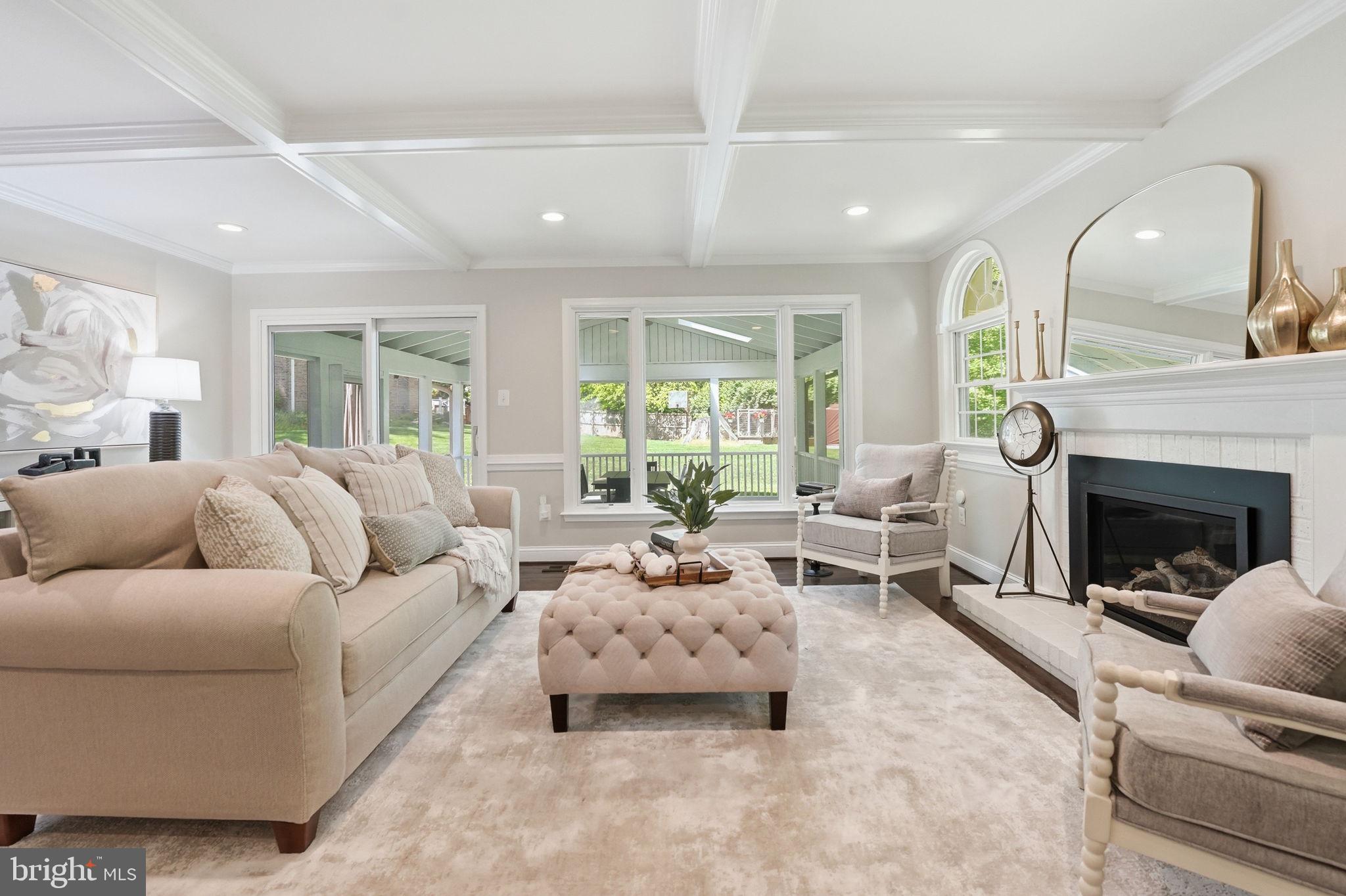 OAKTON GLEN - Residential