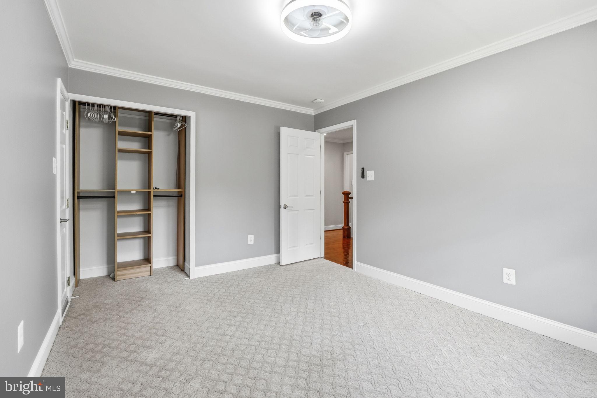 OAKTON GLEN - Residential