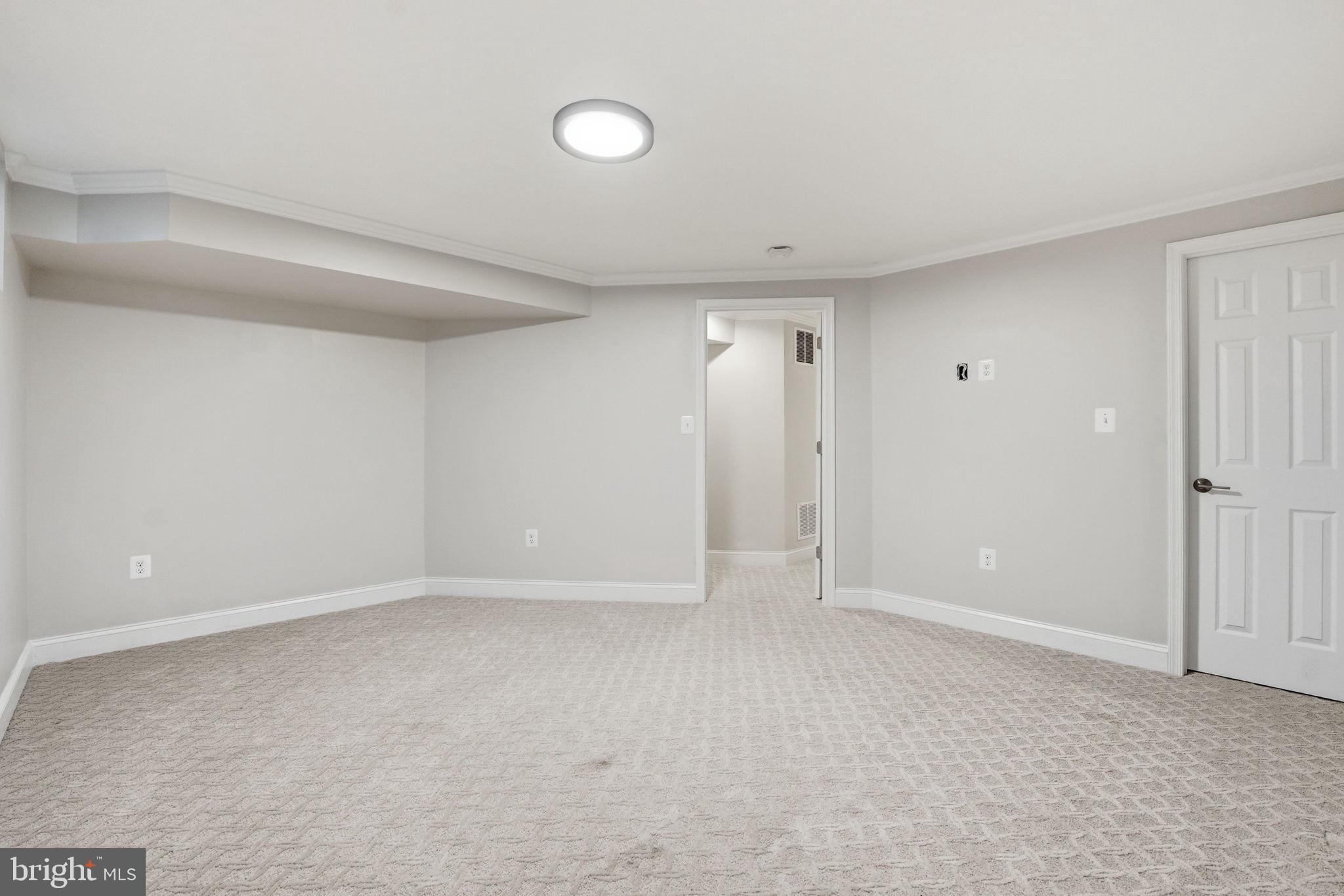 OAKTON GLEN - Residential