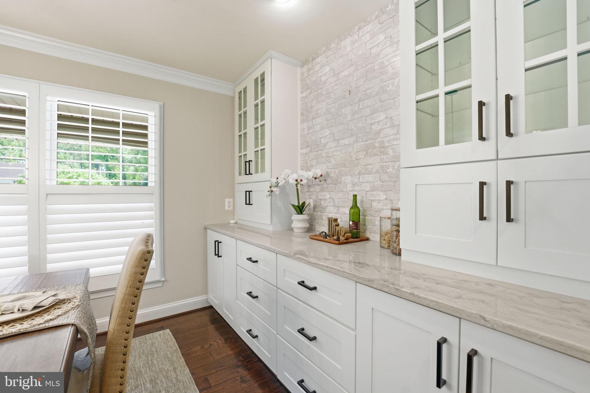 OAKTON GLEN - Residential