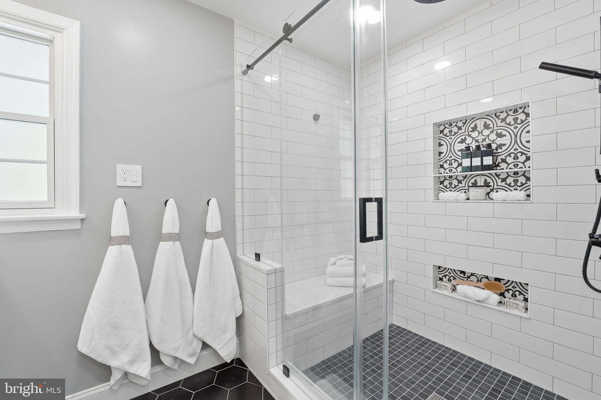 OAKTON GLEN - Residential