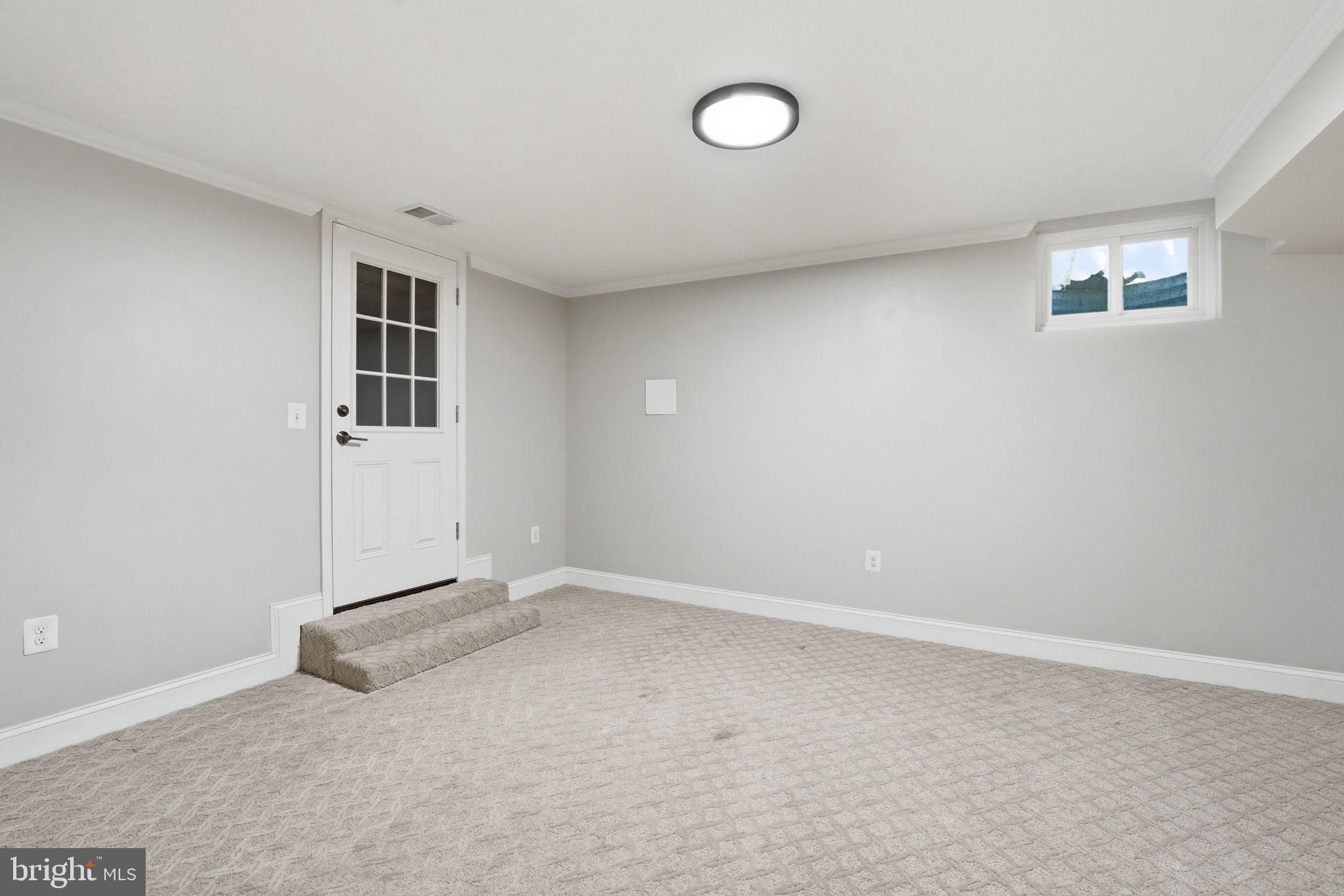 OAKTON GLEN - Residential