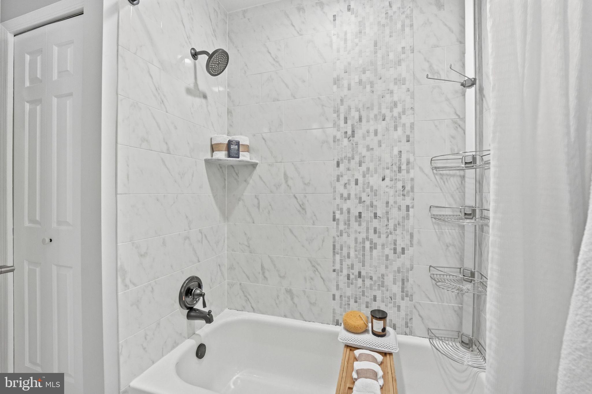 OAKTON GLEN - Residential