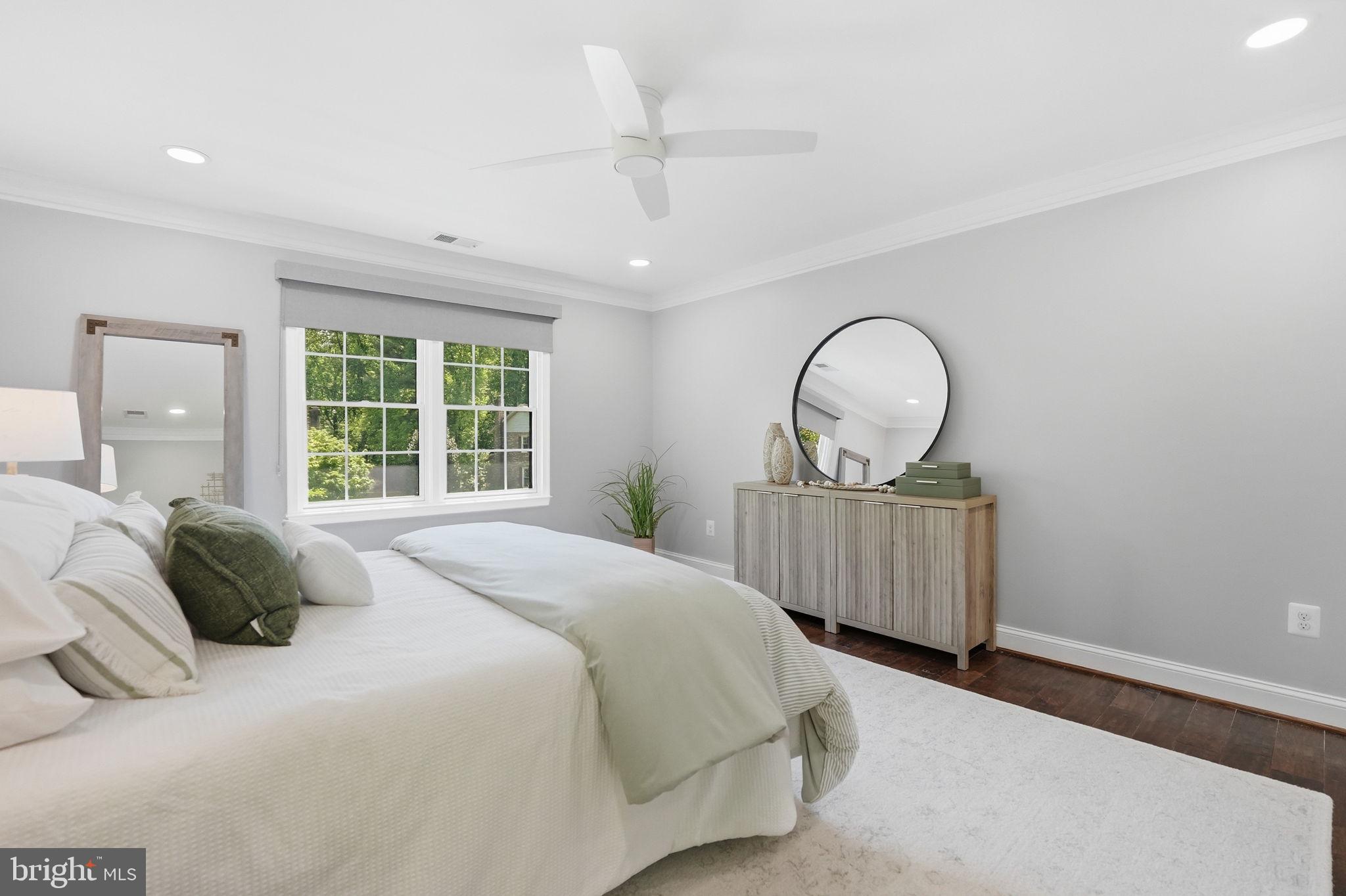 OAKTON GLEN - Residential
