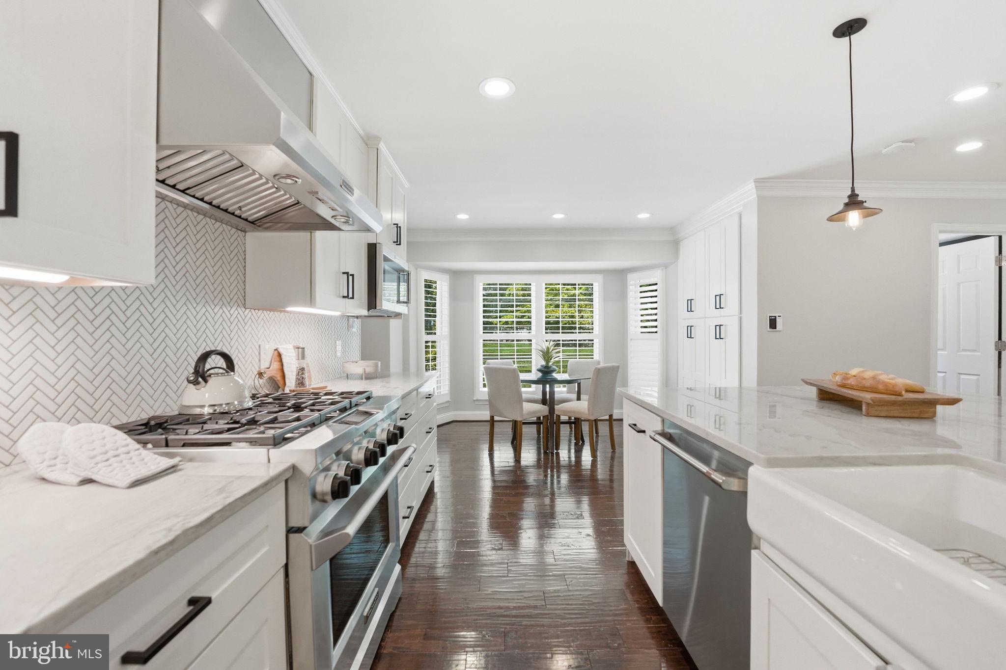 OAKTON GLEN - Residential