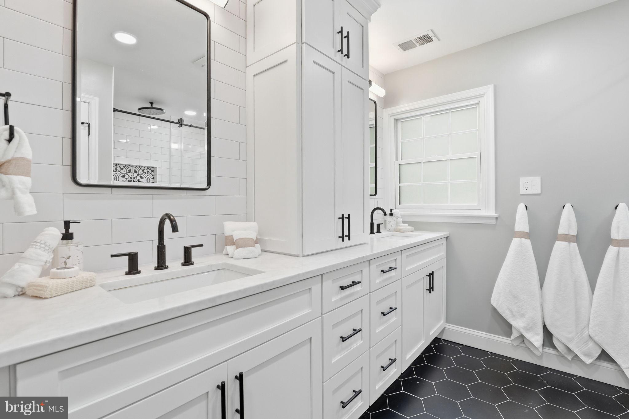 OAKTON GLEN - Residential