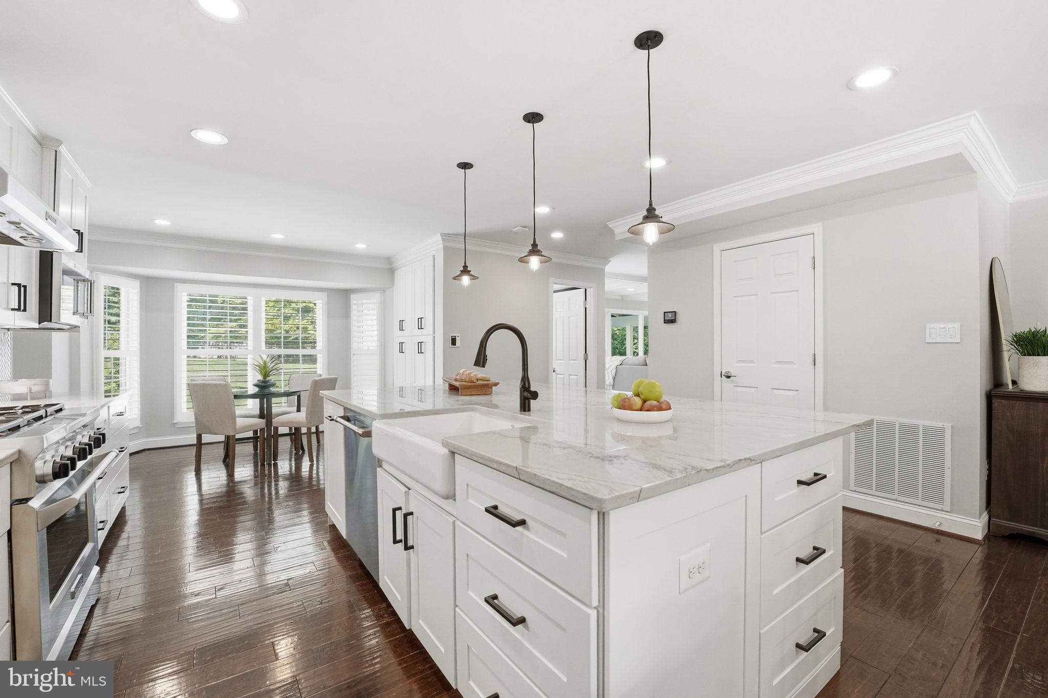 OAKTON GLEN - Residential