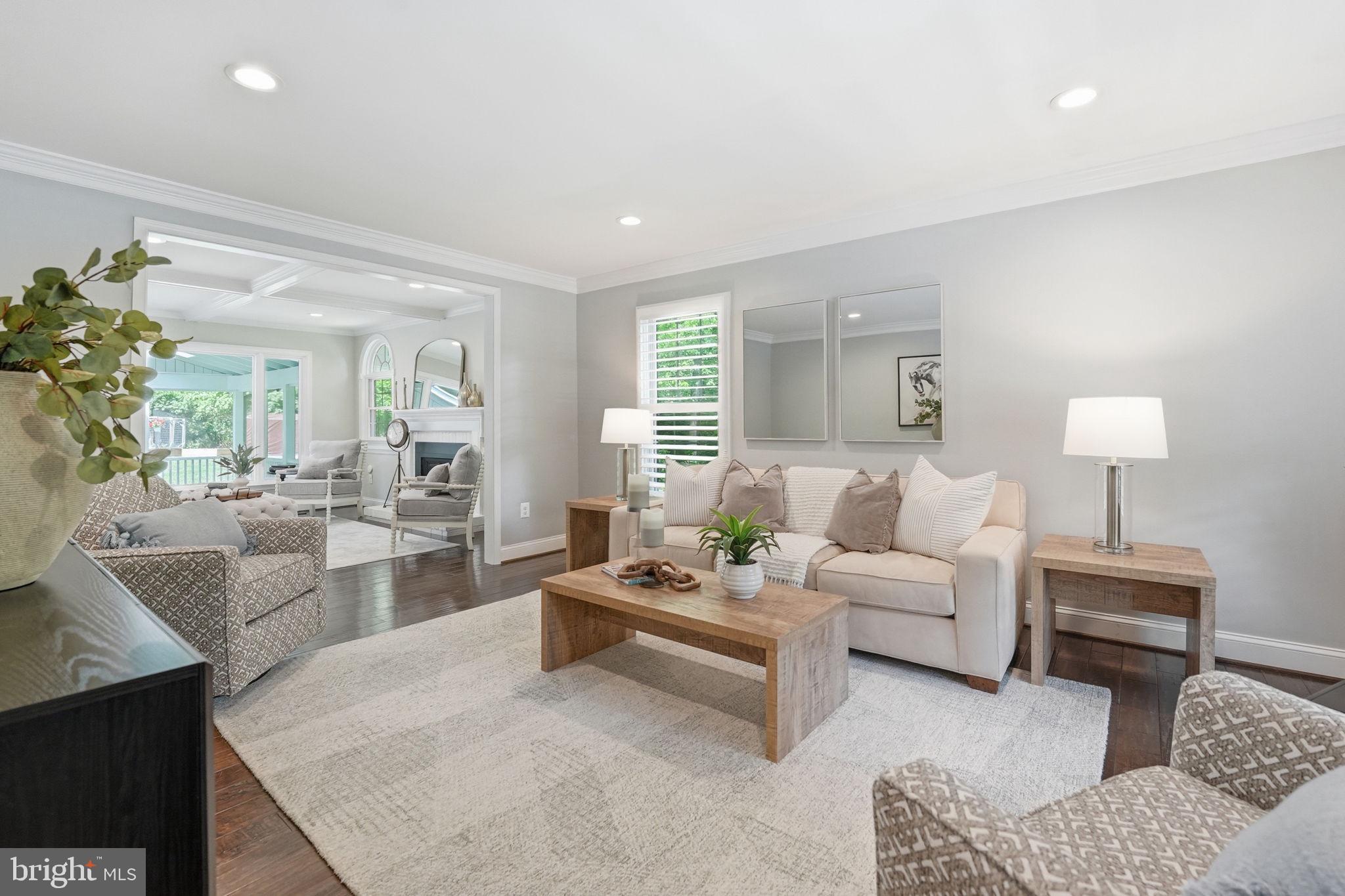 OAKTON GLEN - Residential