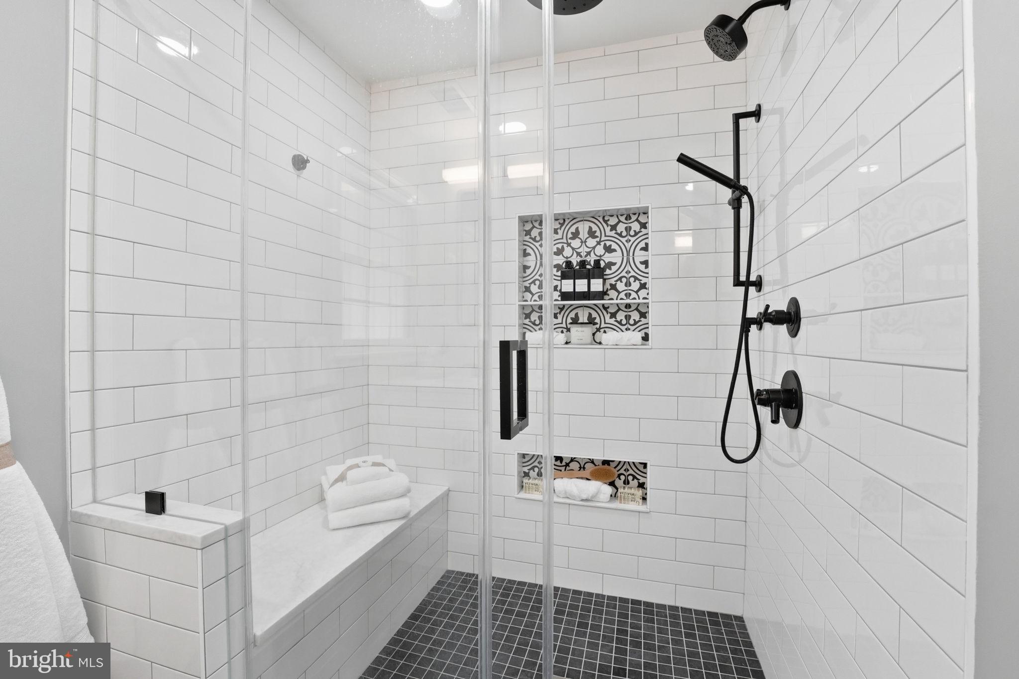 OAKTON GLEN - Residential
