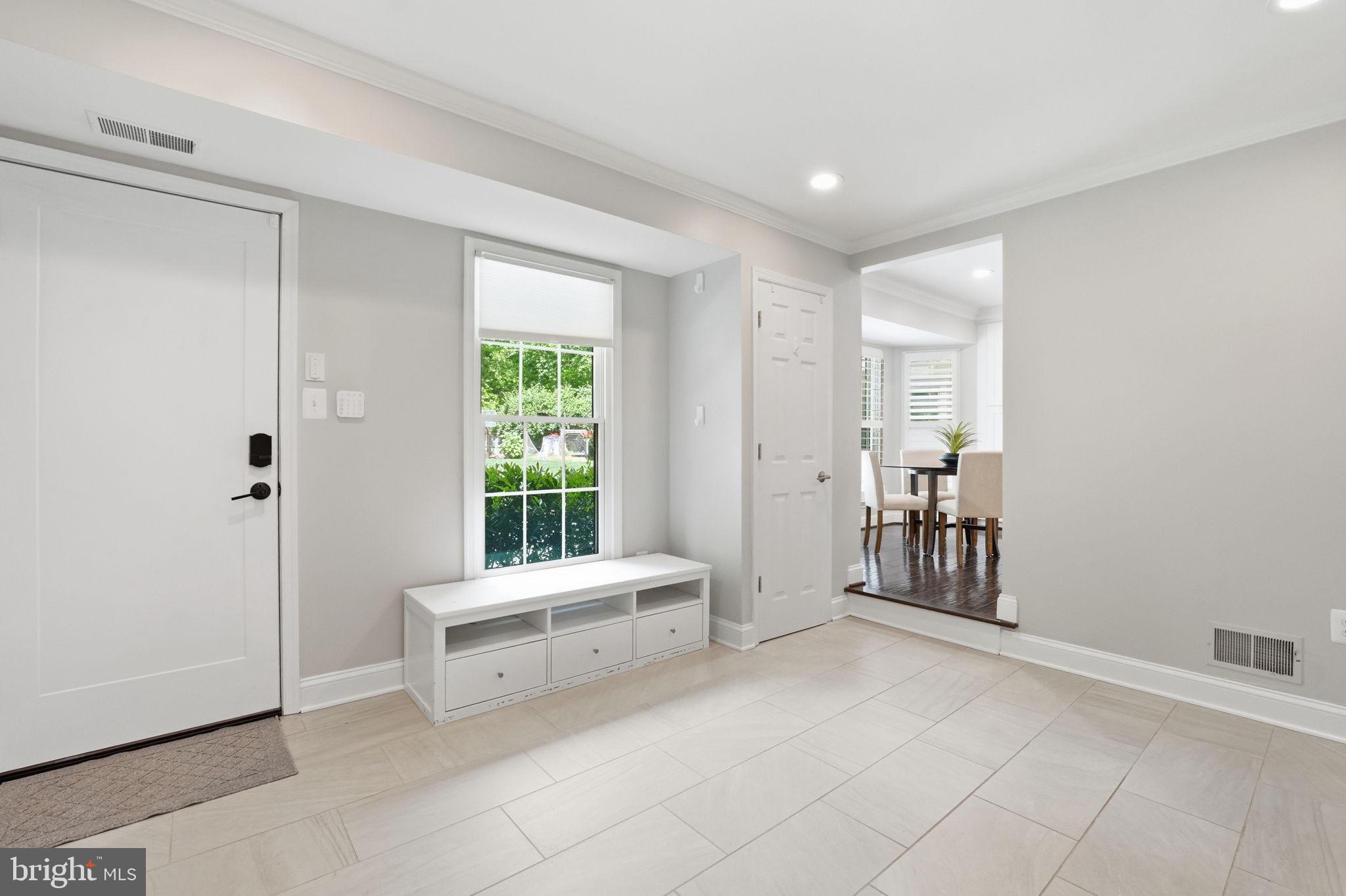 OAKTON GLEN - Residential