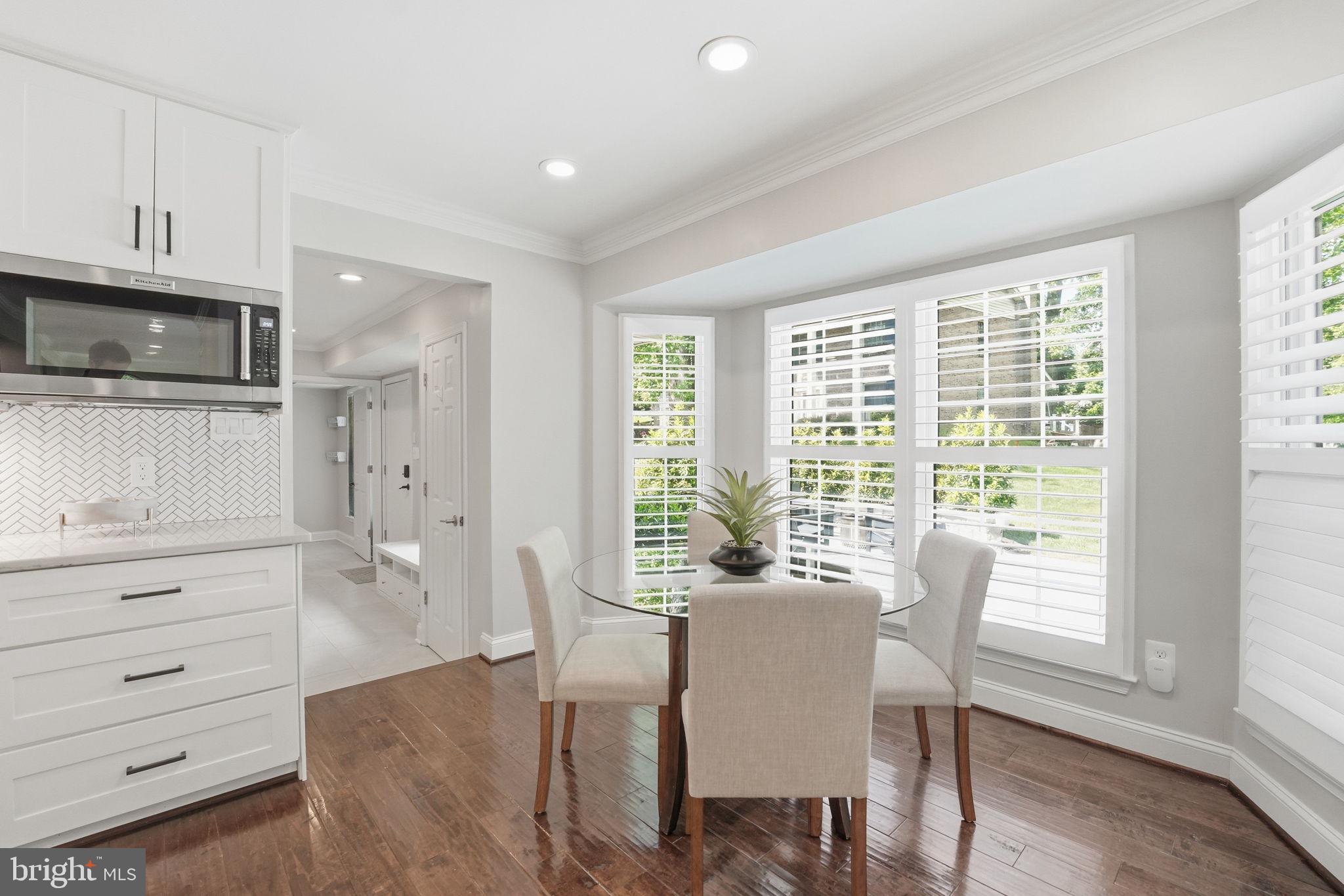 OAKTON GLEN - Residential