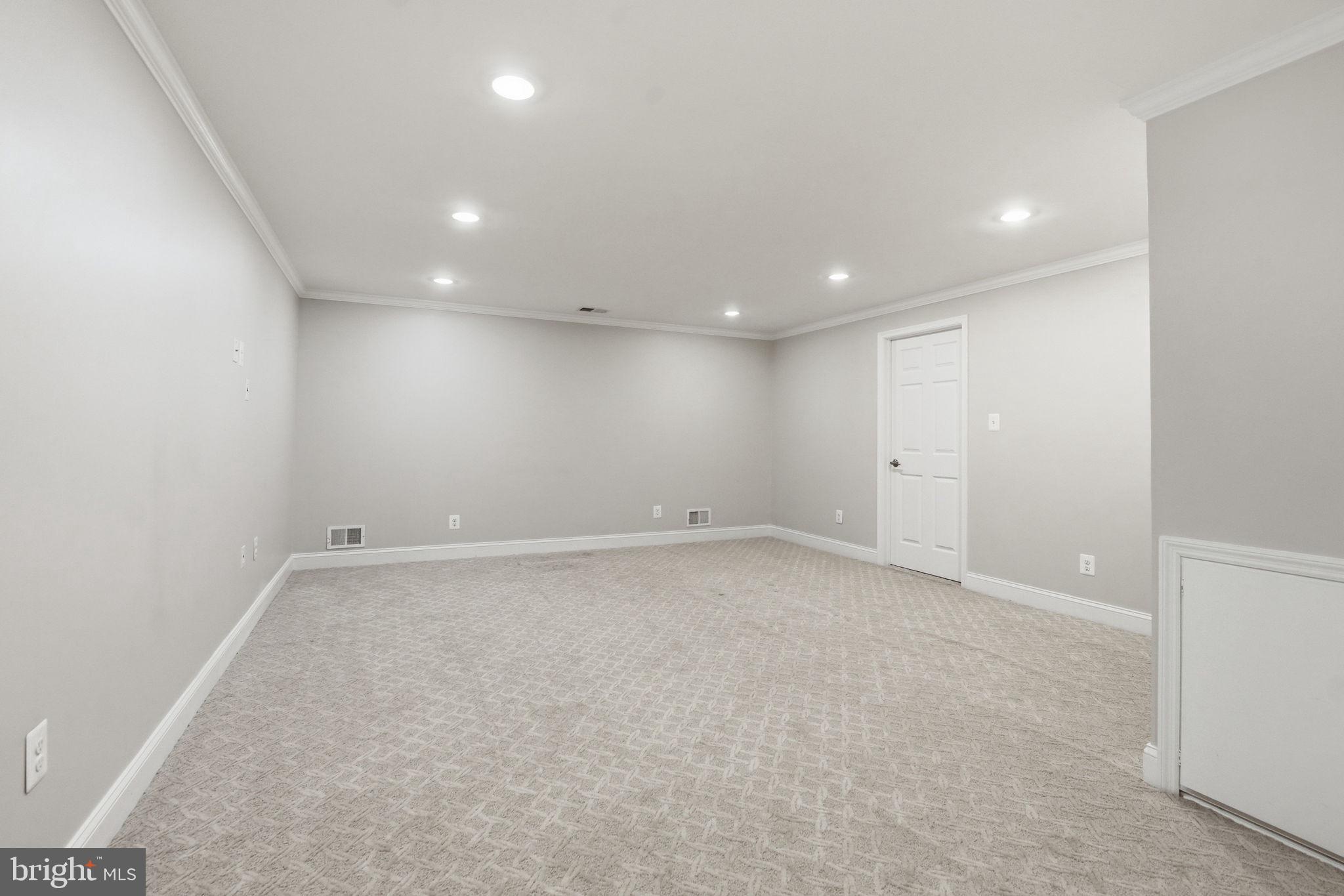 OAKTON GLEN - Residential
