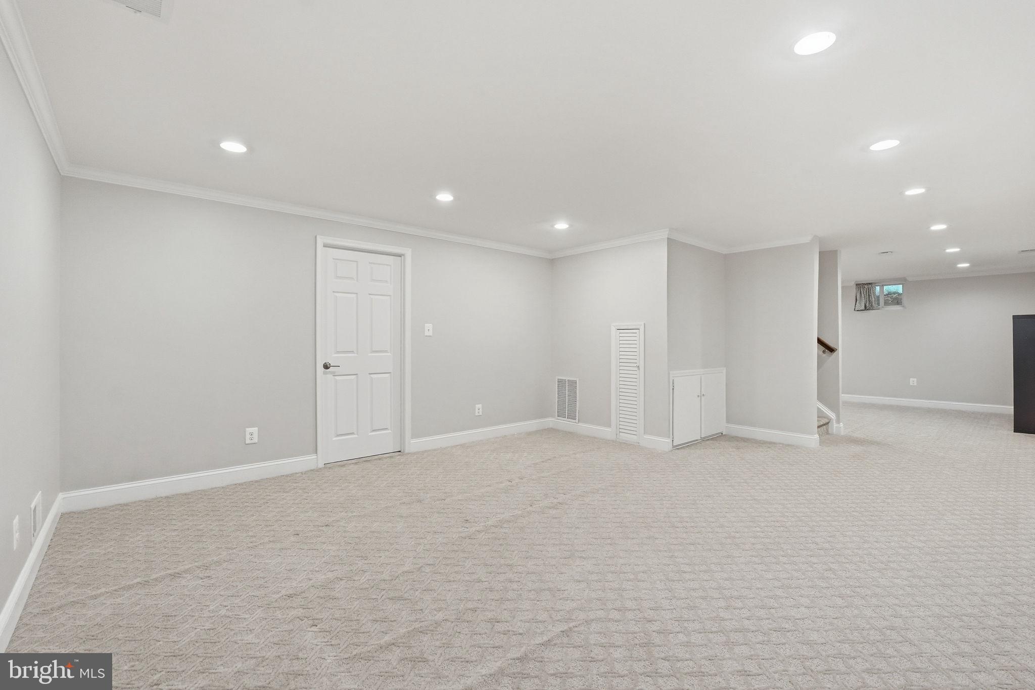 OAKTON GLEN - Residential