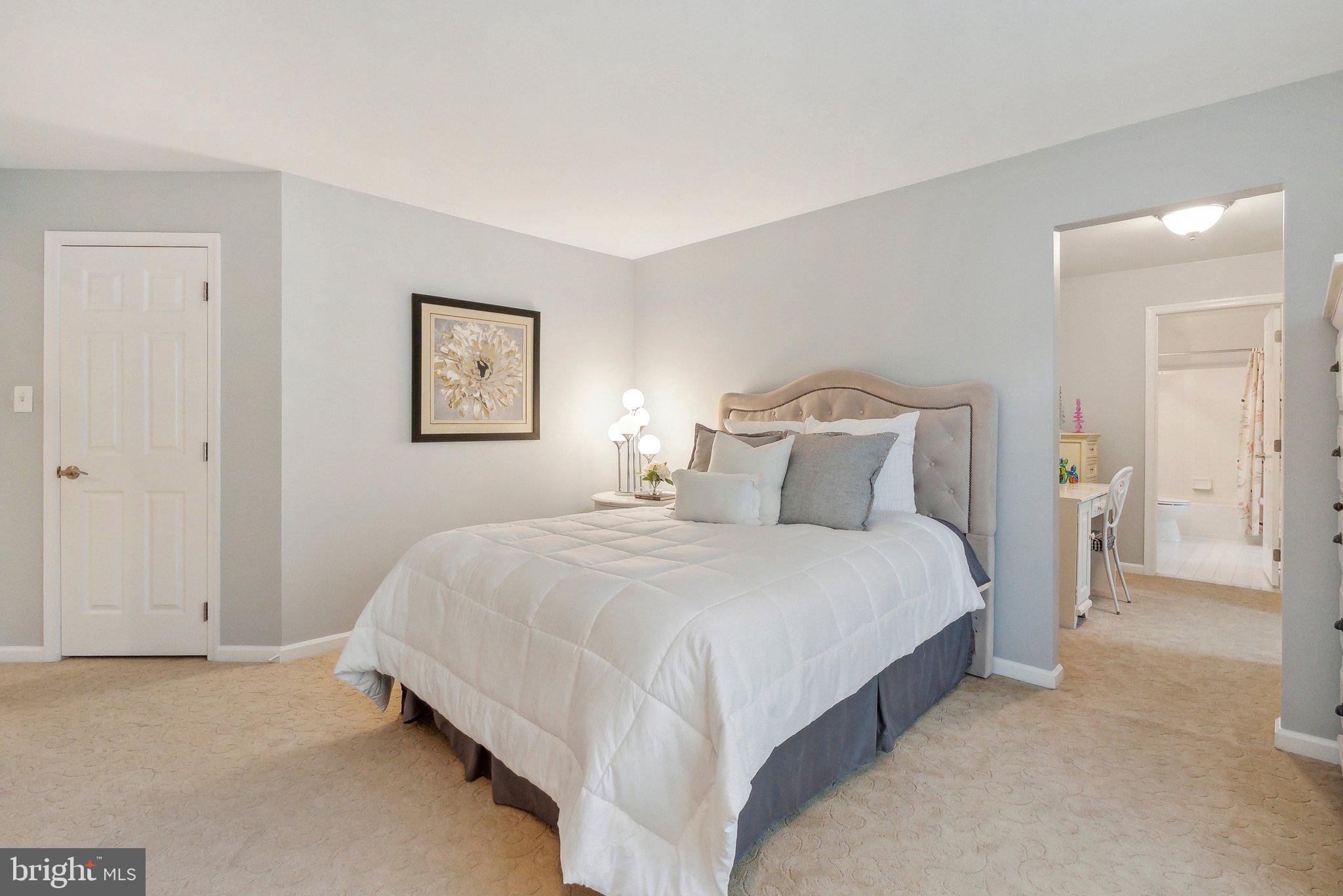 POTOMAC REGENCY - Residential