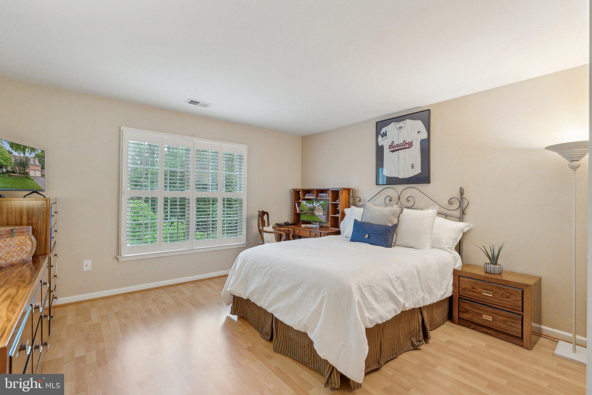 POTOMAC REGENCY - Residential