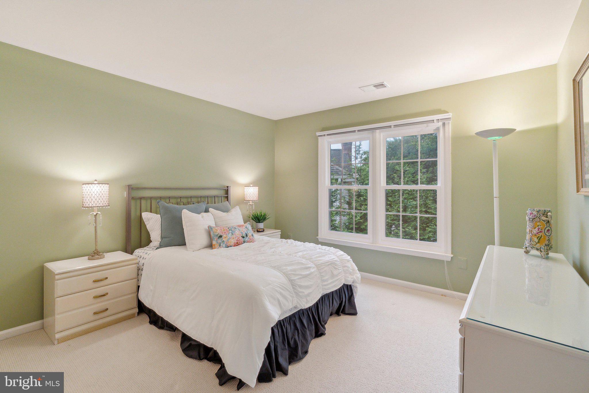 POTOMAC REGENCY - Residential