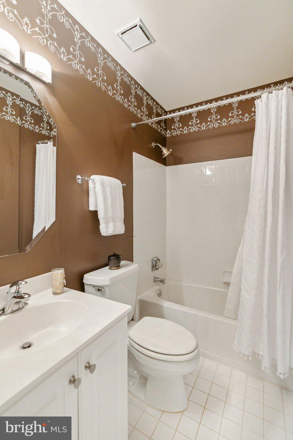 POTOMAC REGENCY - Residential