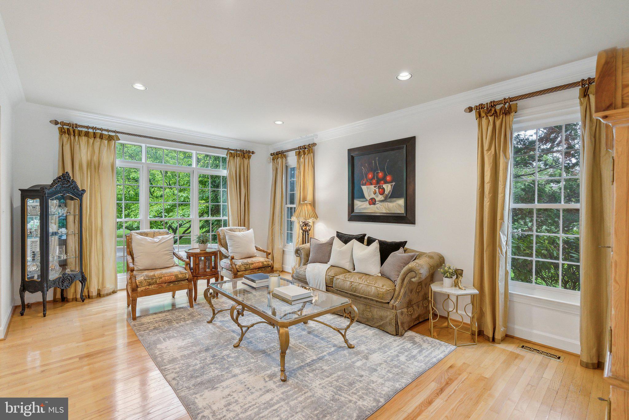 POTOMAC REGENCY - Residential