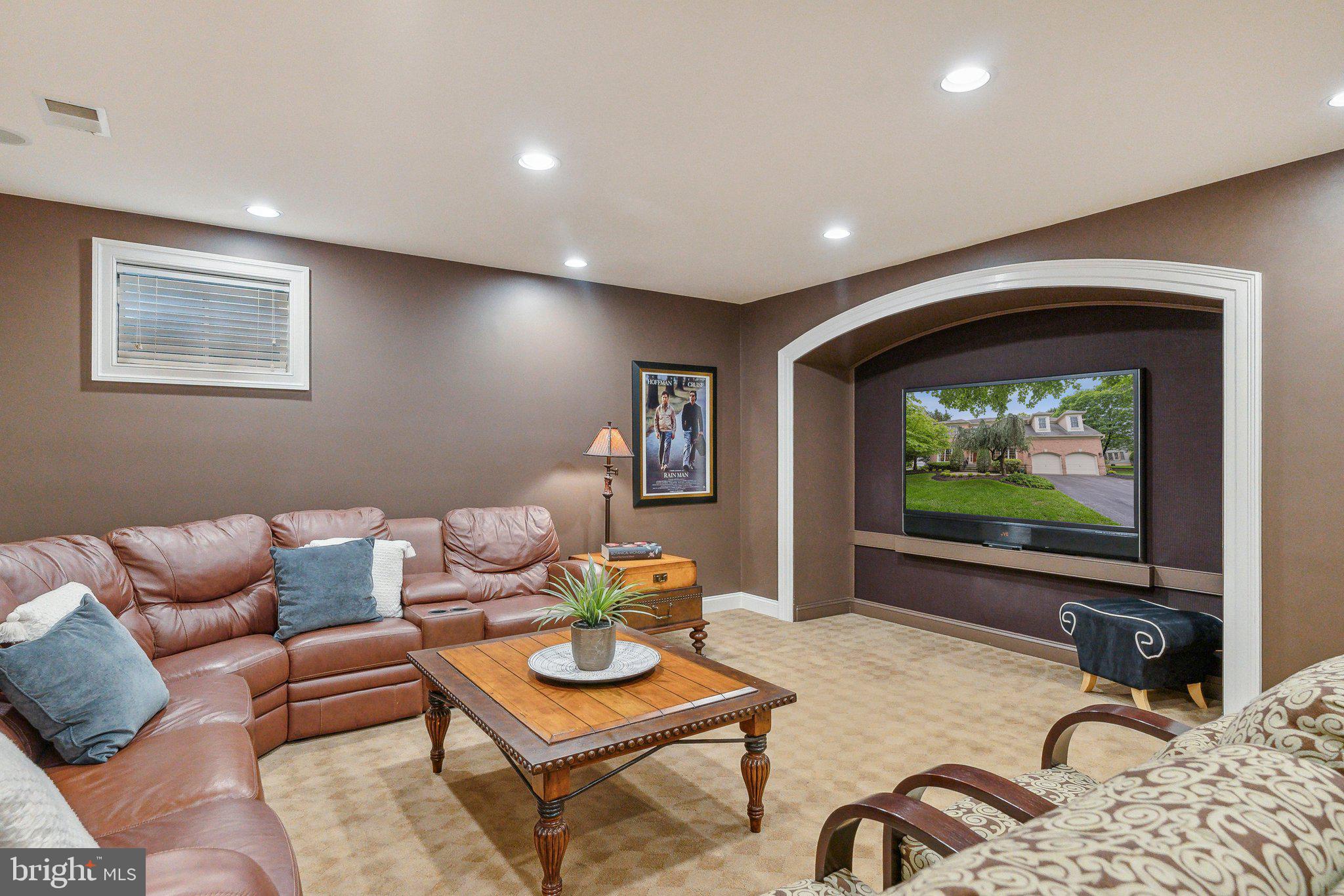 POTOMAC REGENCY - Residential