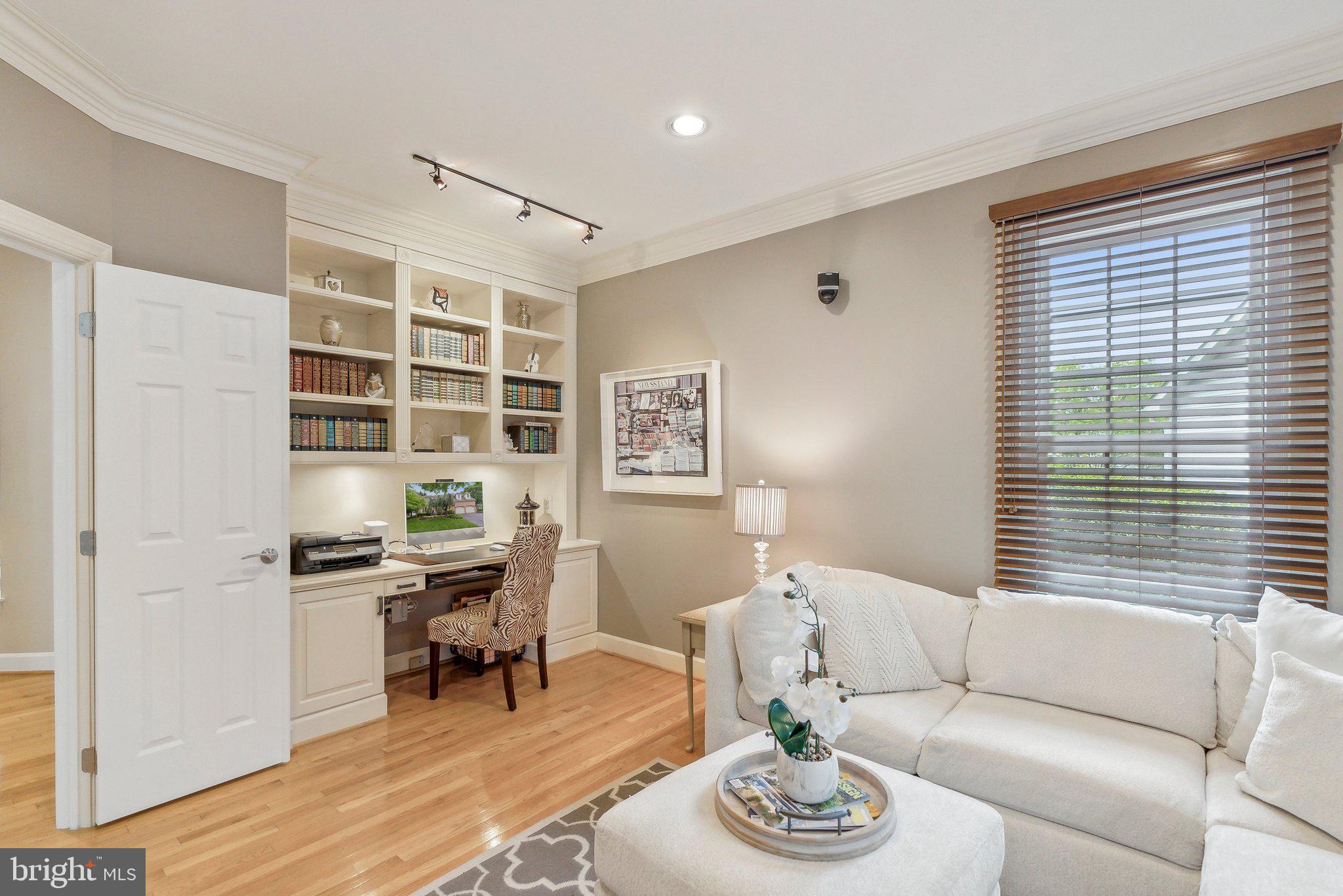 POTOMAC REGENCY - Residential