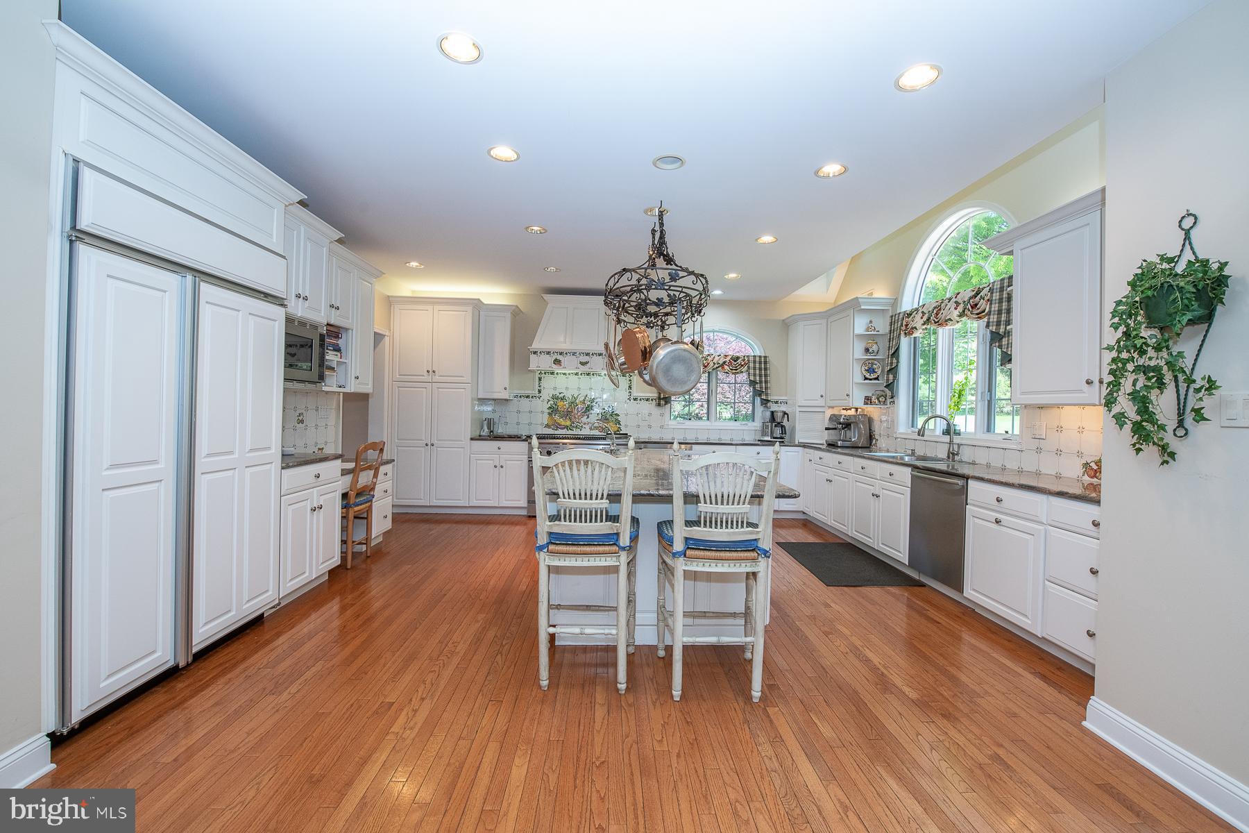 COUNTRYVIEW - Residential