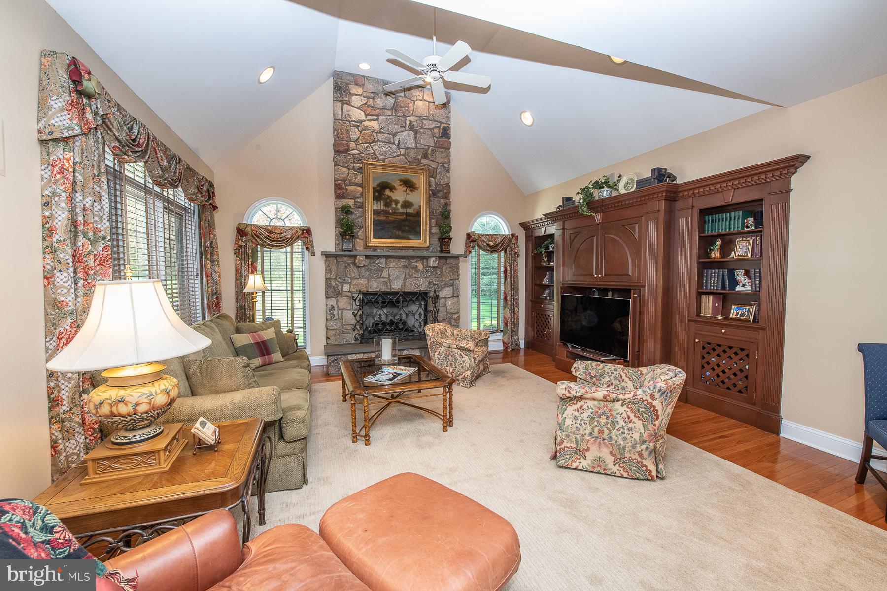 COUNTRYVIEW - Residential