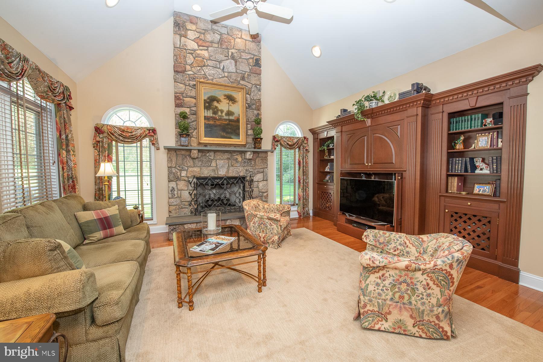 COUNTRYVIEW - Residential