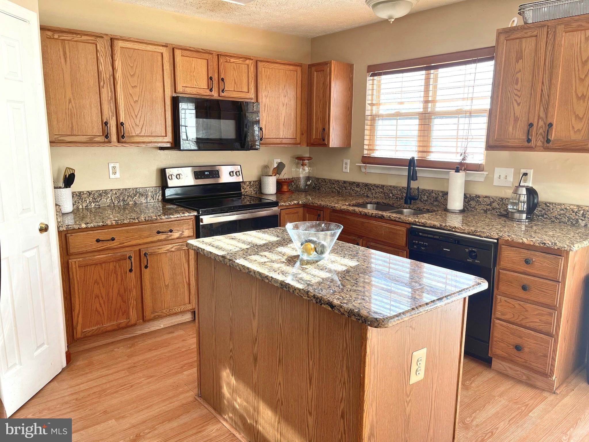 THE COURTS - Residential