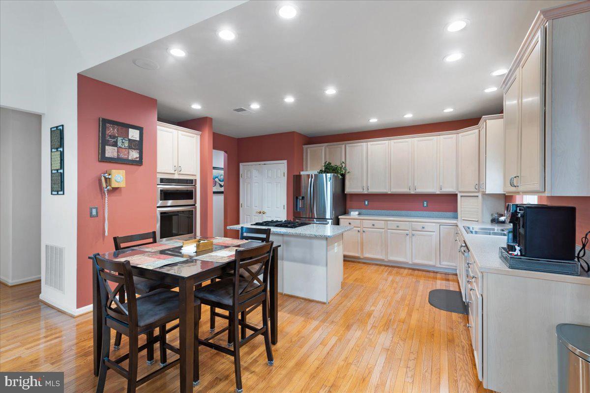 LONGMEADE SUB - Residential