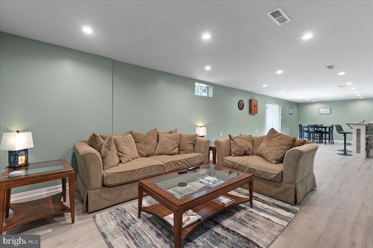 LONGMEADE SUB - Residential