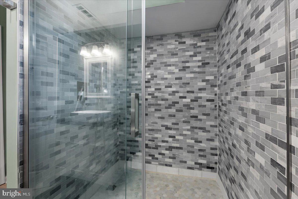 LONGMEADE SUB - Residential