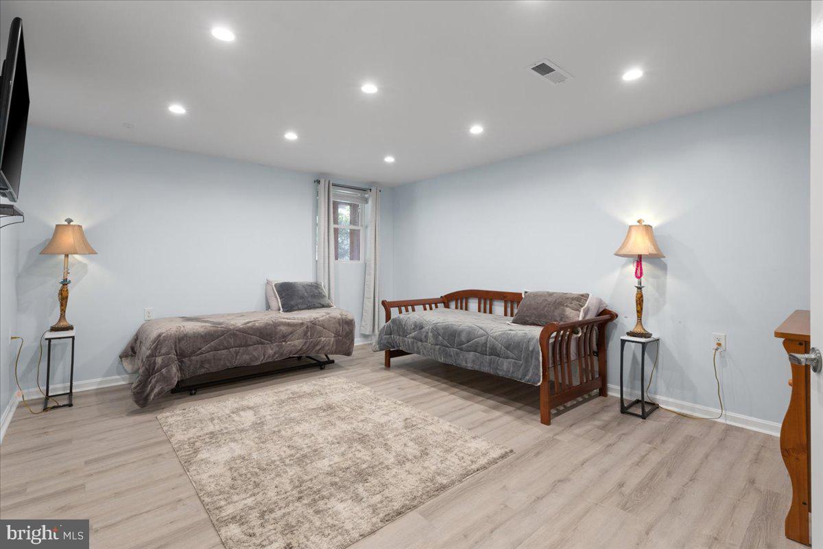 LONGMEADE SUB - Residential