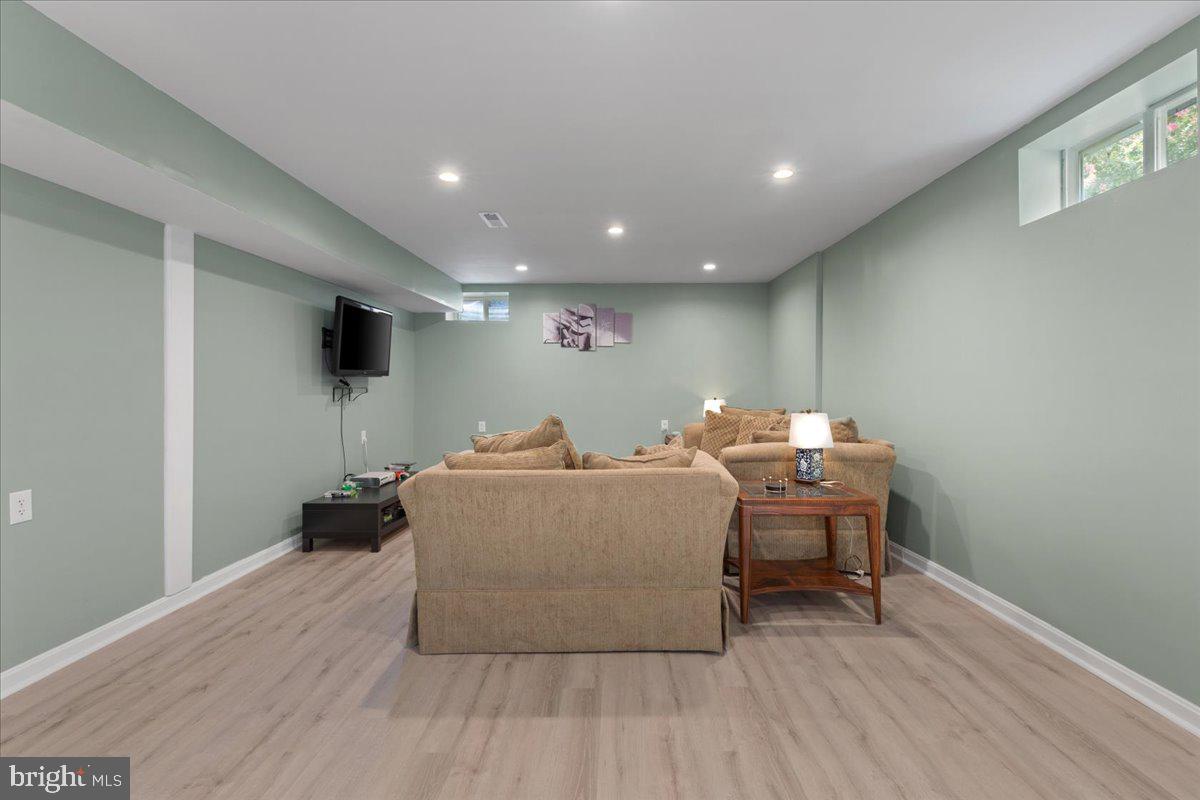 LONGMEADE SUB - Residential