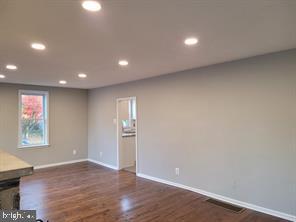 GLENSIDE - Residential Lease