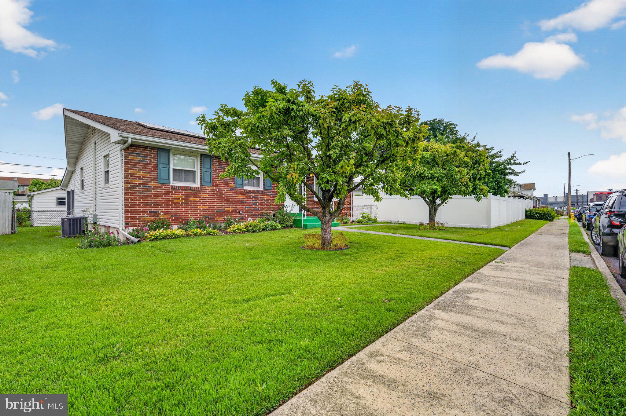 1407 E LIVINGSTON STREET