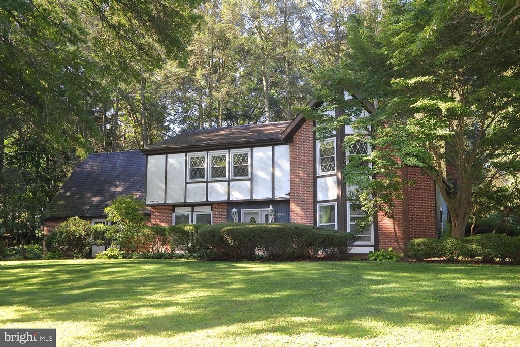 Photo of 2130 W Ridge Drive, Lancaster, PA 17603 (MLS # PALA2057590)