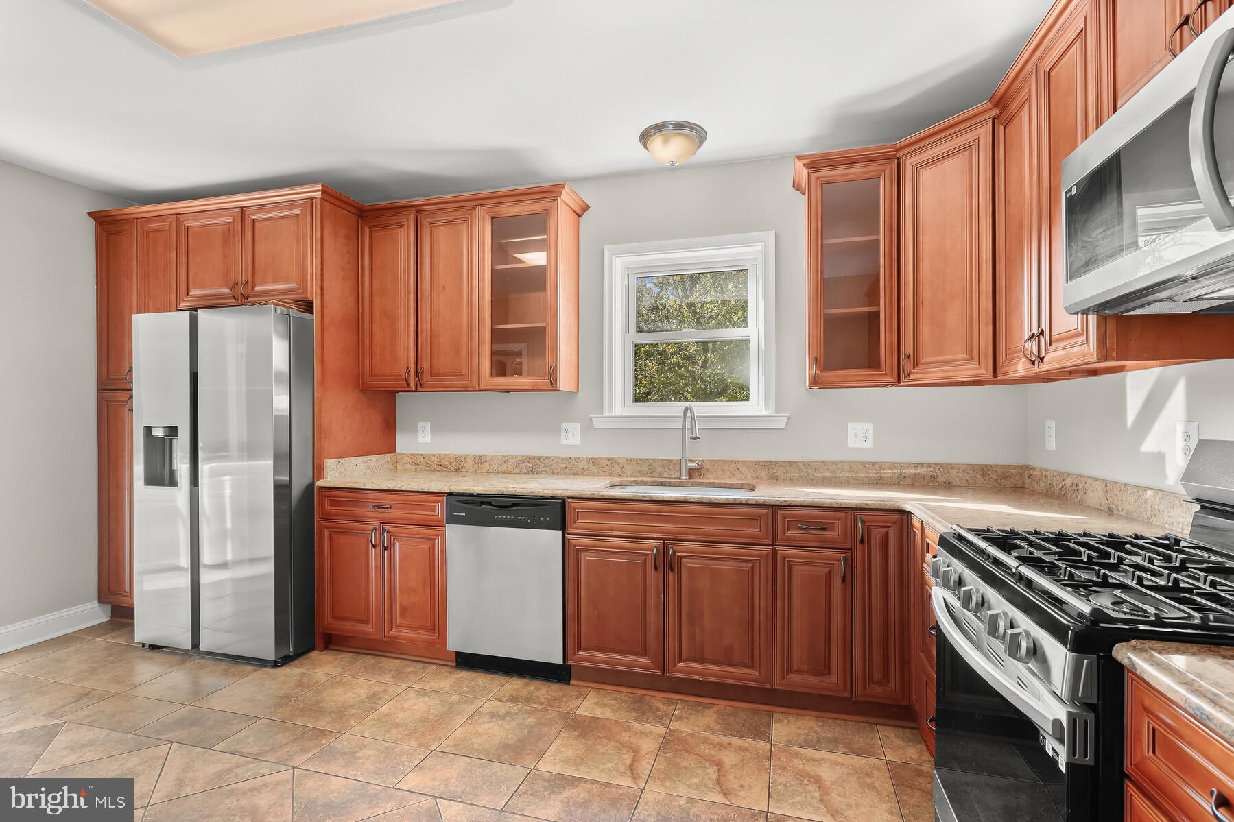 RIDGE GROVE - Residential