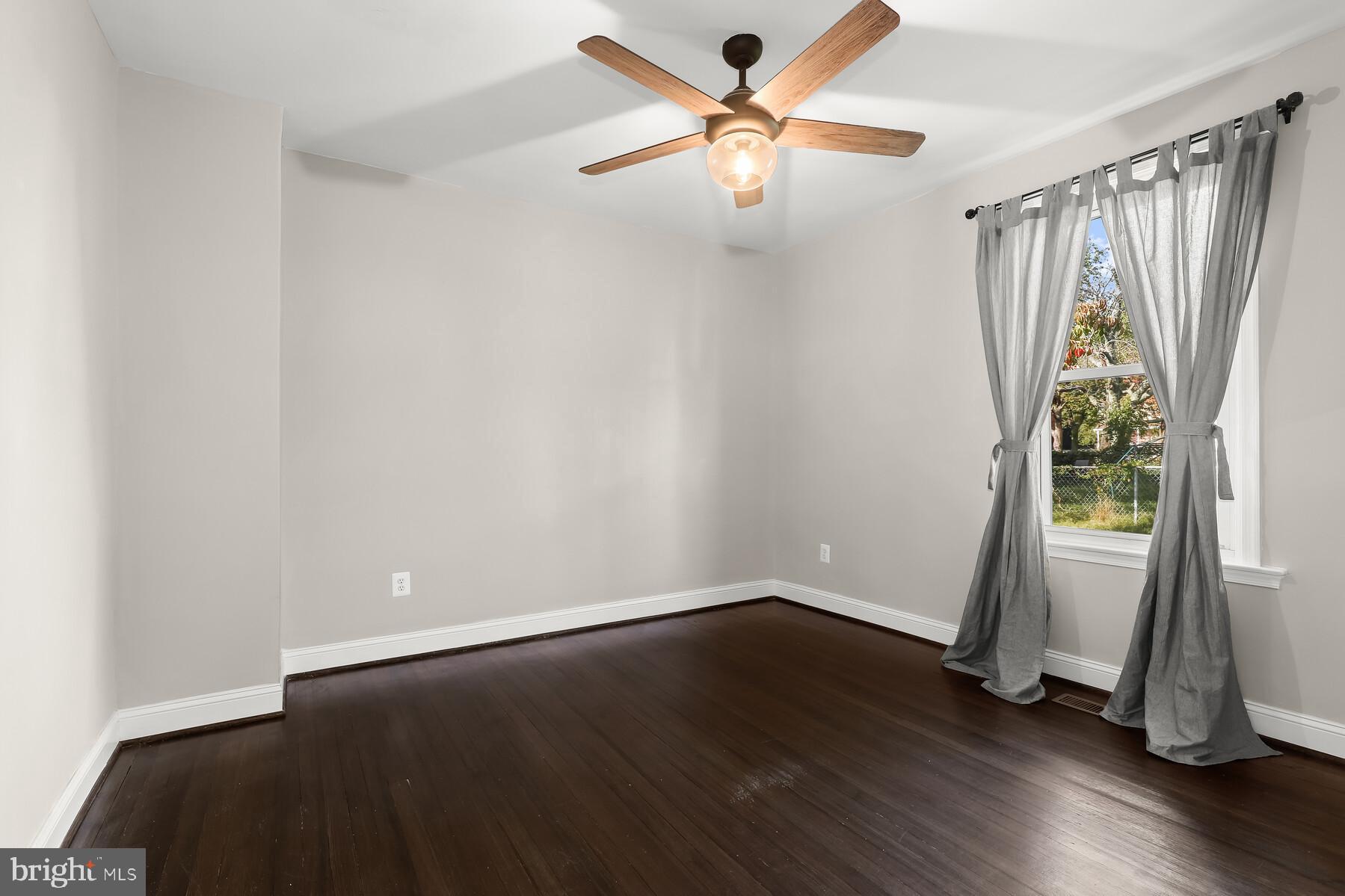 RIDGE GROVE - Residential