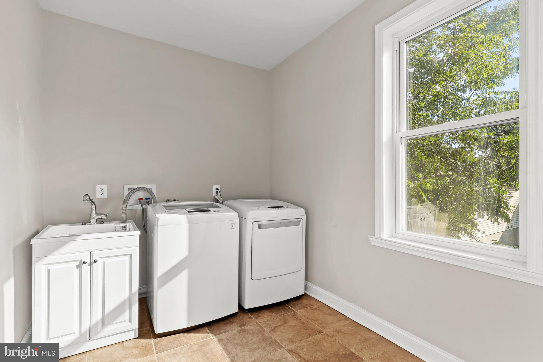 RIDGE GROVE - Residential