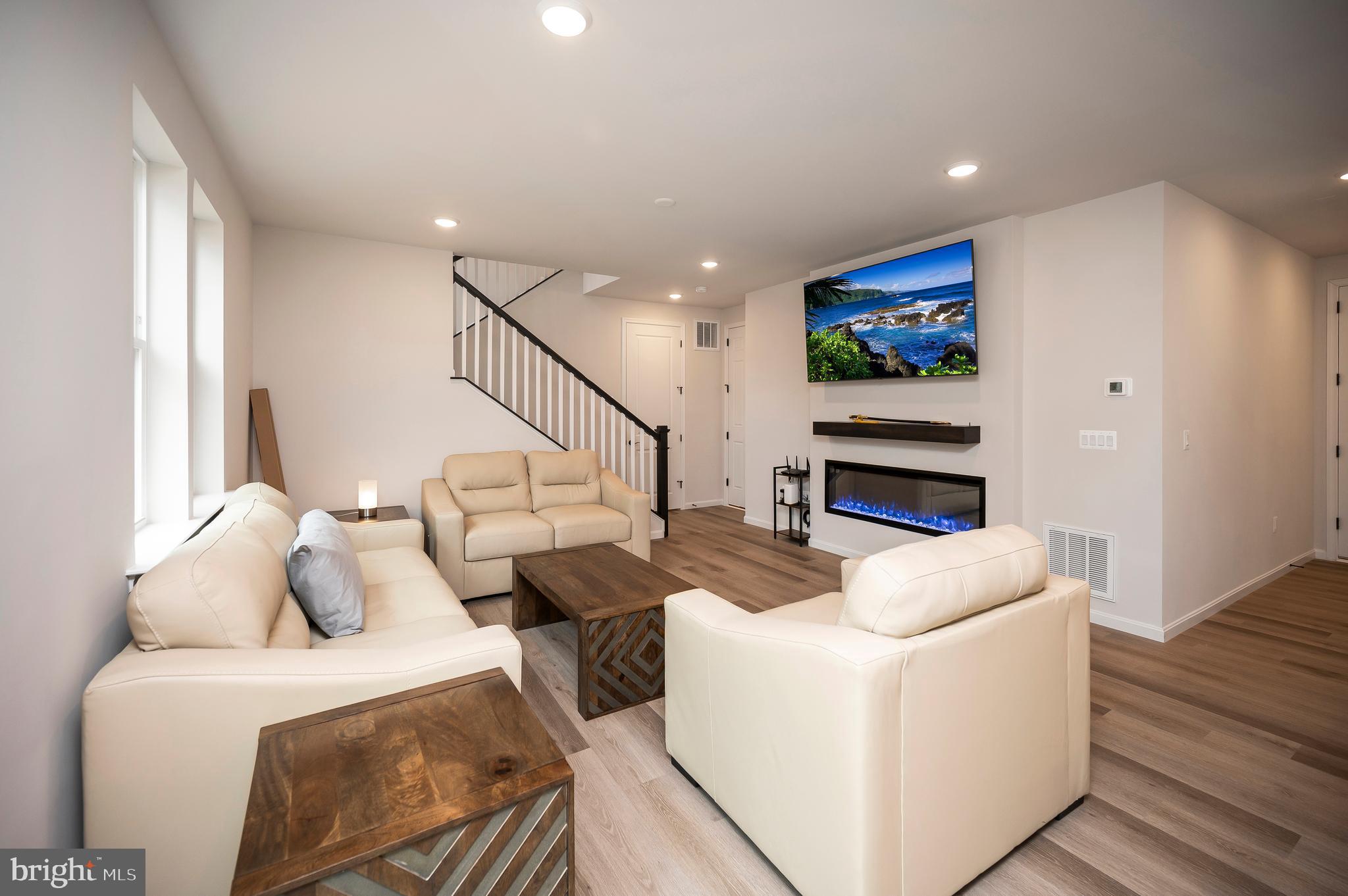 WILDERNESS SHORES - Residential