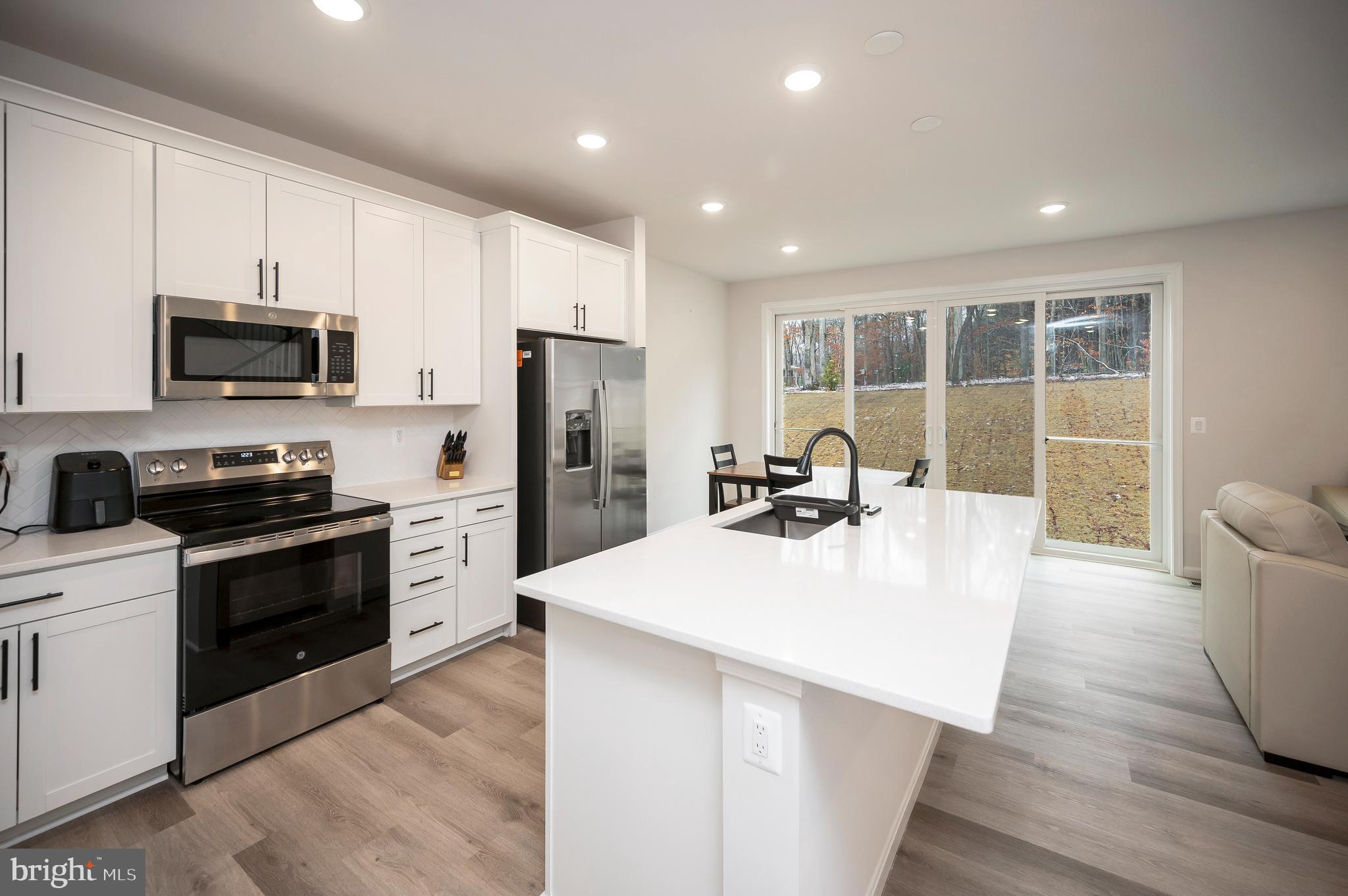 WILDERNESS SHORES - Residential