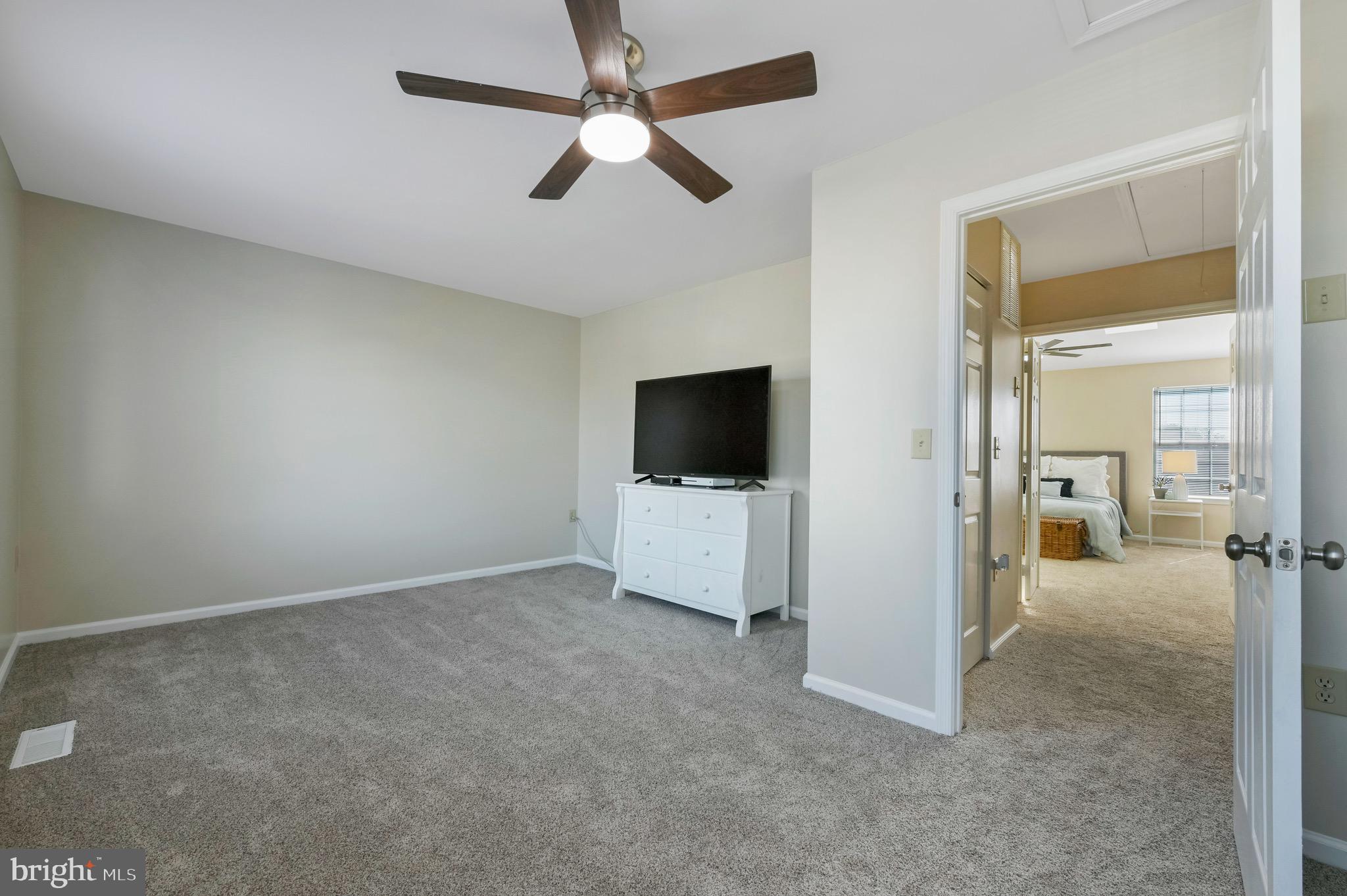 NANTUCKET MEWS @ CROFTON - Residential