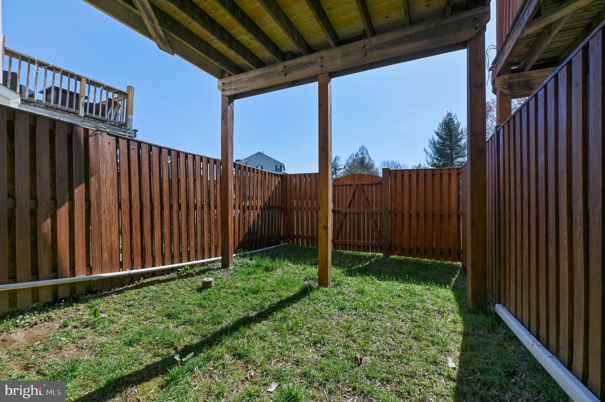 NANTUCKET MEWS @ CROFTON - Residential