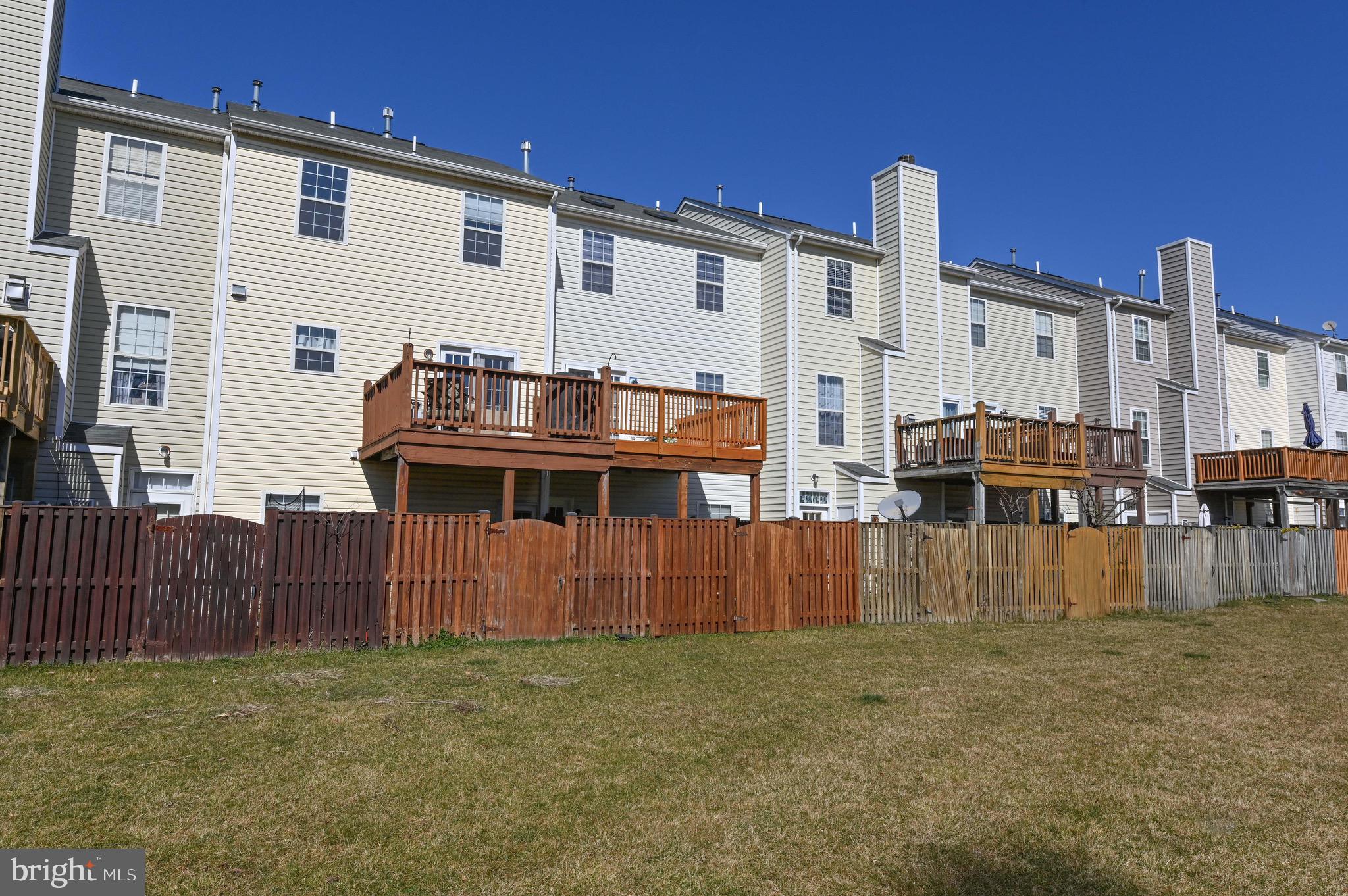 NANTUCKET MEWS @ CROFTON - Residential