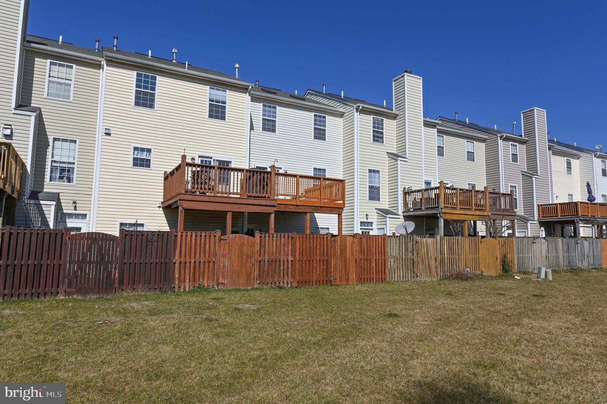 NANTUCKET MEWS @ CROFTON - Residential