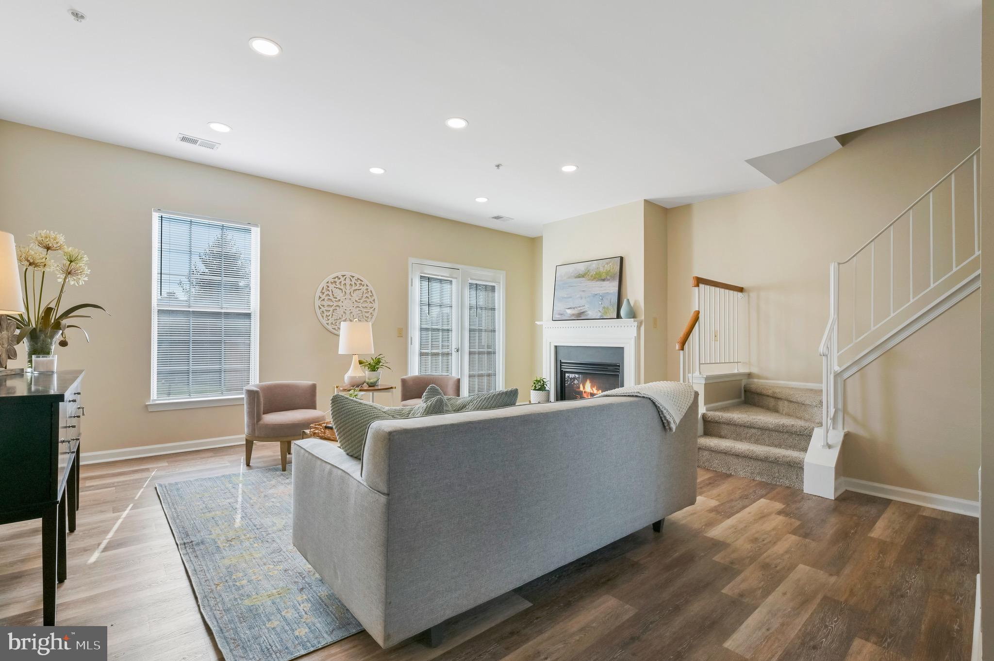 NANTUCKET MEWS @ CROFTON - Residential