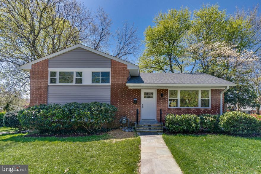 This beautiful home won't last long!  
Just renovated from the owner before being on the market. This home boats beautiful finishes, lovely large lot in a HOT location. This house is worry free. The roof, siding, windows all done within a year.  Deck is within the last couple years.  The entire kitchen main floor opened up and renovated along with a clean slate to make any vision in the basement. The lower level  with a bonus full bath is a must see! Inquire with Jared to schedule a visit today!