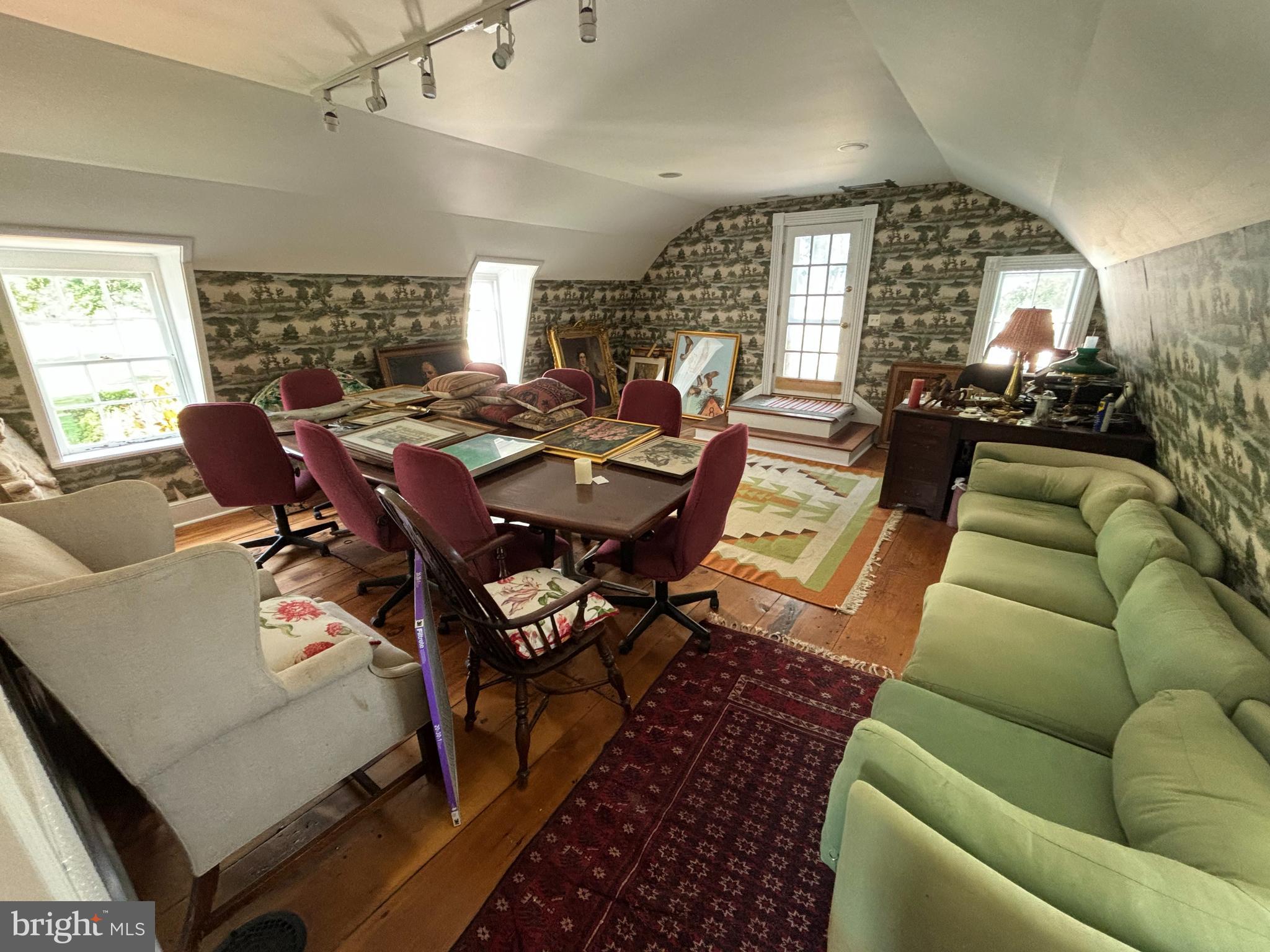 CLAIBORNE - Residential