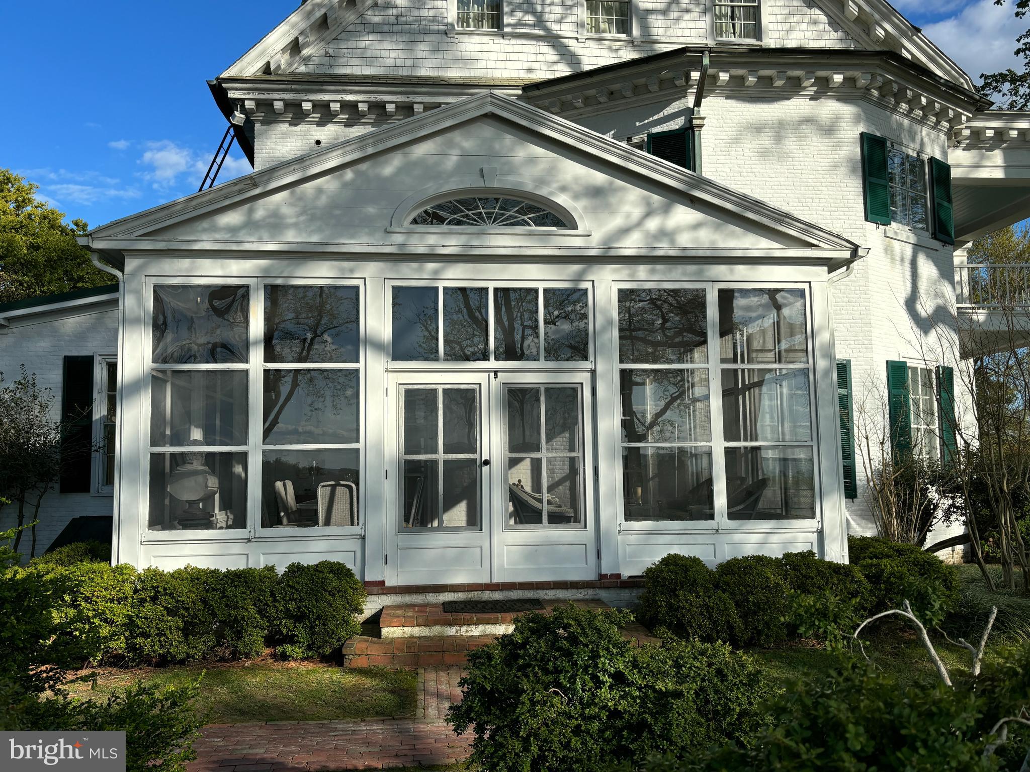 CLAIBORNE - Residential